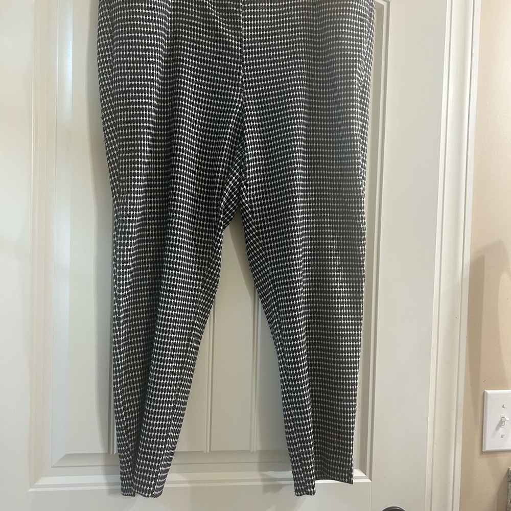 Chico's Black and White Ankle Pants